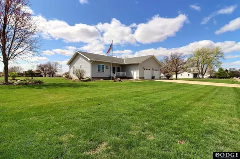 621 W 8th St, North Bend, NE 68649