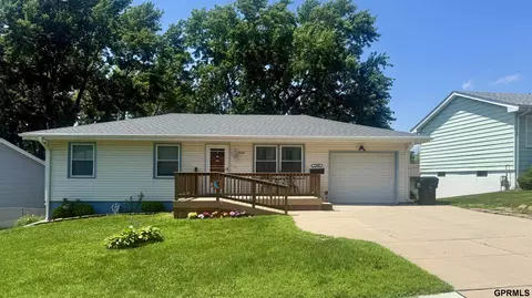 7308 Elizabeth St, La Vista, NE 68128