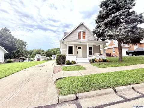 110 N Hammarstrom Ave, Oakland, NE 68045