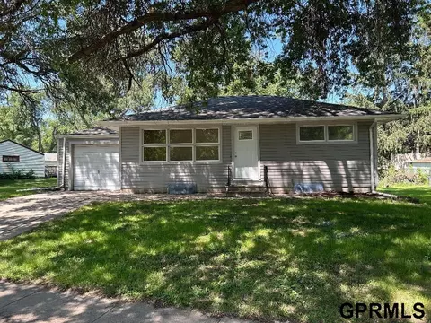 3141 N 68th St, Lincoln, NE 68507