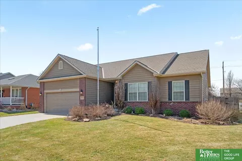 7714 S 167th St, Omaha, NE 68136