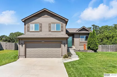 19626 R St, Omaha, NE 68135