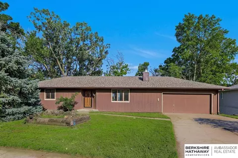 1805 Farrell Dr, Bellevue, NE 68005