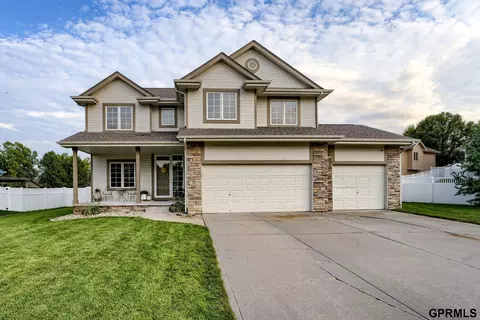 16009 Curtis Ave, Omaha, NE 68116