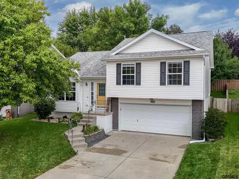16468 Yates St, Omaha, NE 68116
