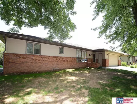 Exterior - 1712 N 15th St, Beatrice, NE 68310 photo 1 of 7