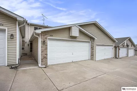 1608 Old Glory Rd, Lincoln, NE 68521