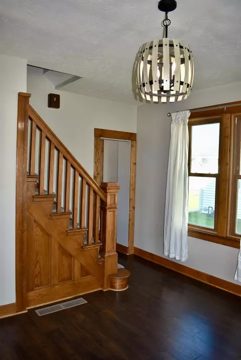 Dining - 122 4th St, Uehling, NE 68063 photo 1 of 2