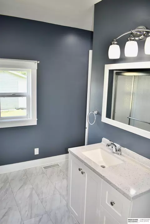 Bath - 122 4th St, Uehling, NE 68063 photo 1 of 4