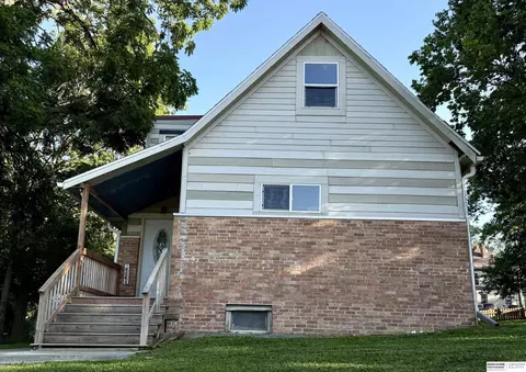 3835 Charles St, Omaha, NE 68131