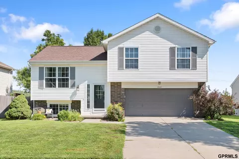 17642 Emiline St, Omaha, NE 68136