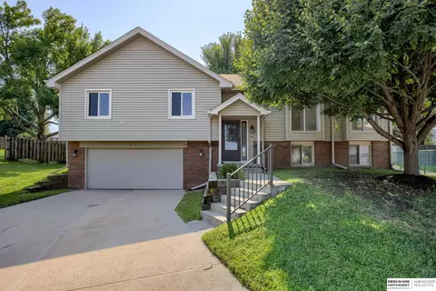 15443 Cuming Cir, Omaha, NE 68154
