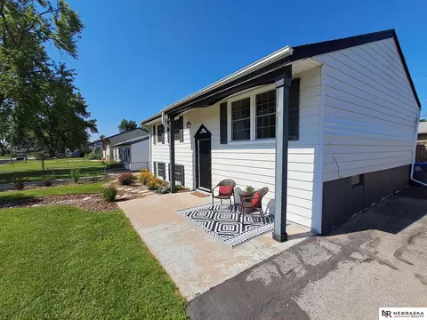 4022 Ramelle Dr, Council Bluffs, IA 51501