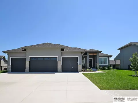 5415 N 209 Ave, Elkhorn, NE 68022