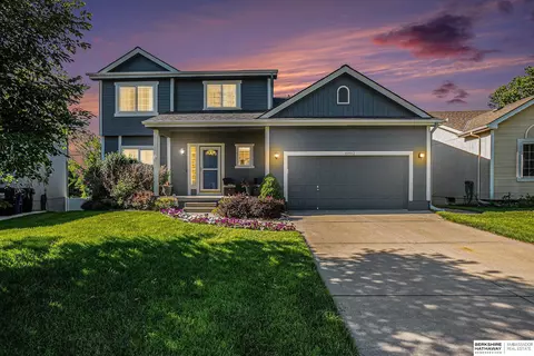 18802 N St, Omaha, NE 68135