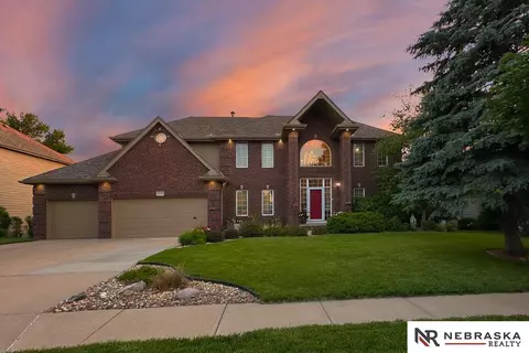 4984 S 175th St, Omaha, NE 68135