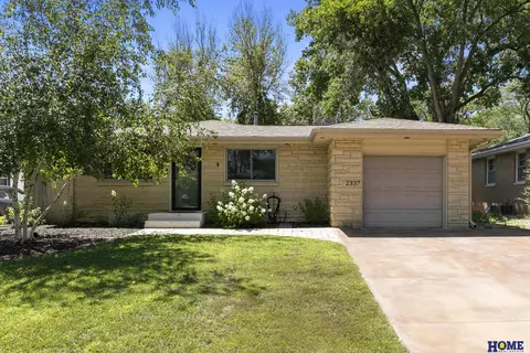 2337 S 61st St, Lincoln, NE 68506
