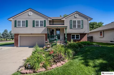 2208 Deerfield Ave, Fremont, NE 68025