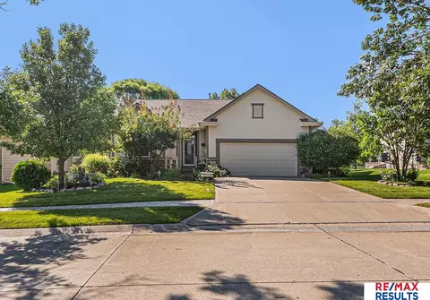 14430 Read St, Bennington, NE 68007