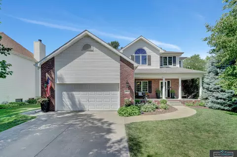 5915 Cross Creek Rd, Lincoln, NE 68516