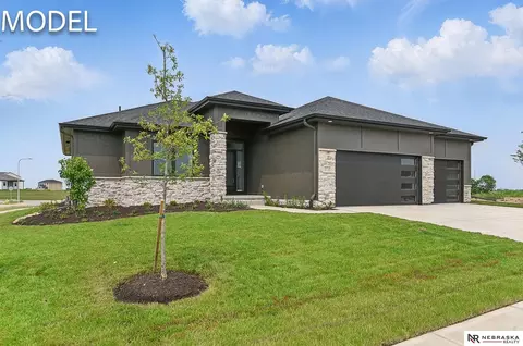 11608 S 119th Ave, Papillion, NE 68046