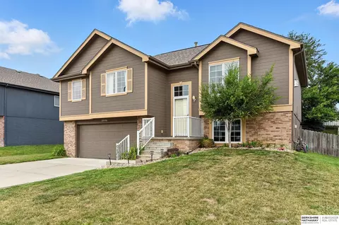 21410 Mcclellan Cir, Gretna, NE 68028