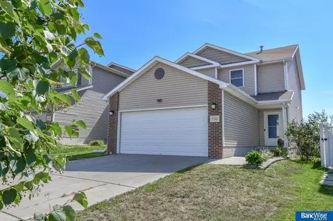 7312 N 19th St, Lincoln, NE 68521