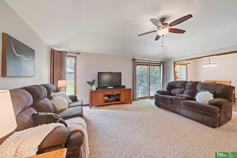 420 Chestnut St, Springfield, NE 68059 photo 3