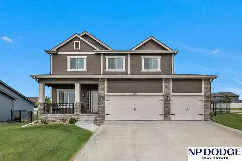 11623 111 Ave, Papillion, NE 68046