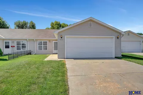 2041 Spring Meadow Ct, Lincoln, NE 68521