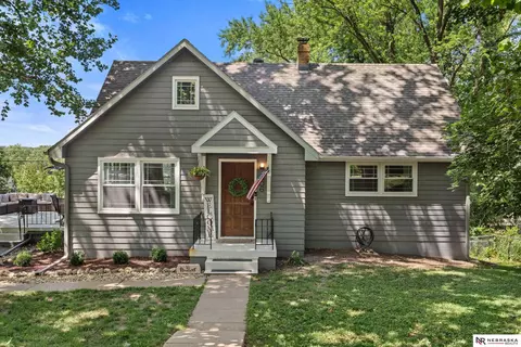 806 Jewell Rd, Bellevue, NE 68005