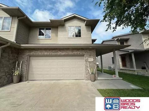 6161 Laroche Rd, Lincoln, NE 68526