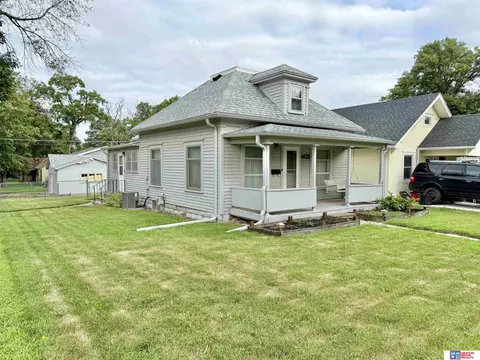 405 N 8th St, Seward, NE 68434
