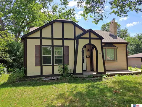 320 S 38th St, Lincoln, NE 68510
