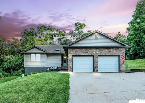 1407 Madison St, Fort Calhoun, NE 68023