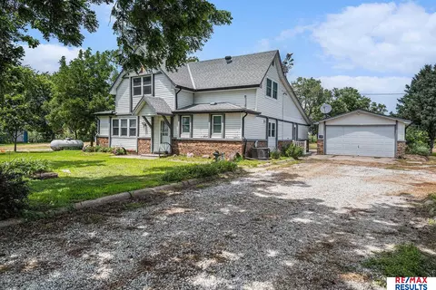 18202 Platteview Rd, Springfield, NE 68059 photo 2