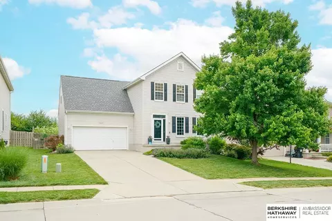 16322 Corby St, Omaha, NE 68116