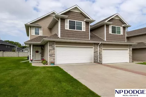 6011 Laroche Rd, Lincoln, NE 68526