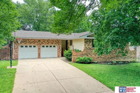 2710 S 75th St, Lincoln, NE 68506