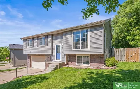 1142 Overland Trl, Papillion, NE 68046