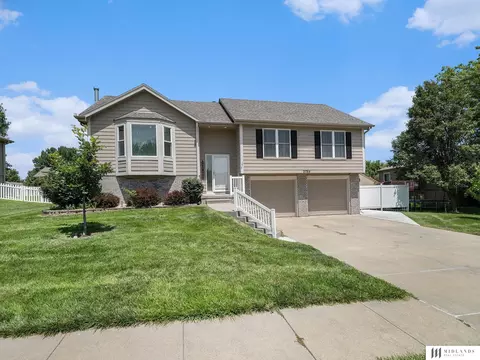 21764 Highview St, Gretna, NE 68028