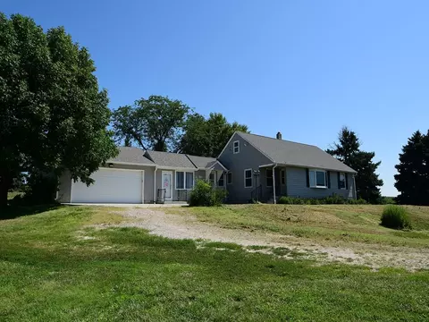 Exterior - 18606 Cornish Rd, Springfield, NE 68059 photo 4 of 13