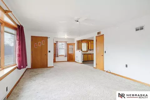 Living - 18606 Cornish Rd, Springfield, NE 68059 photo 3 of 4