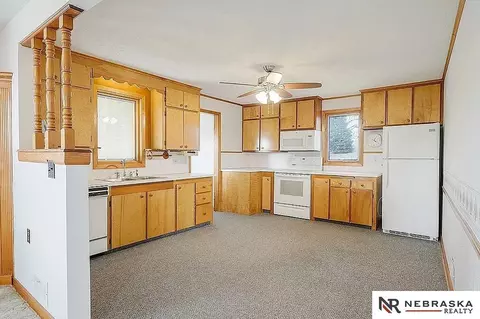 Kitchen - 18606 Cornish Rd, Springfield, NE 68059 photo 3 of 3
