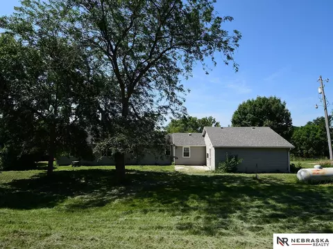 Exterior - 18606 Cornish Rd, Springfield, NE 68059 photo 9 of 13