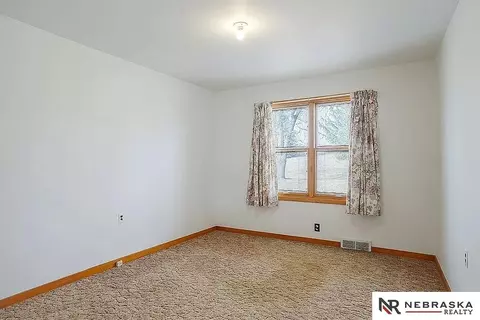 Bedroom - 18606 Cornish Rd, Springfield, NE 68059 photo 4 of 6