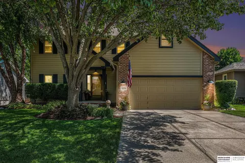 5121 N 137th St, Omaha, NE 68164