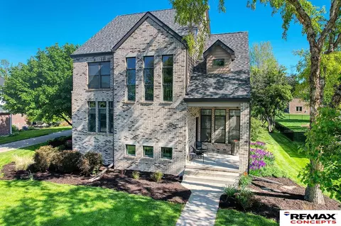2600 Ridgeline Ct, Lincoln, NE 68512