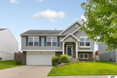 9109 Weber St, Omaha, NE 68122