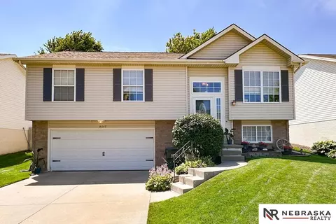 16507 Yates St, Omaha, NE 68116